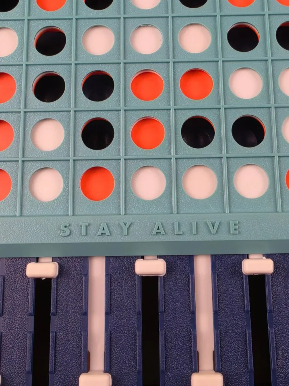 Vintage 1971 Milton Bradley Stay Alive Board Game Complete With All 20 Marbles